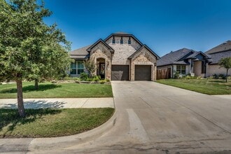 Building Photo - 1805 Shaila Dr