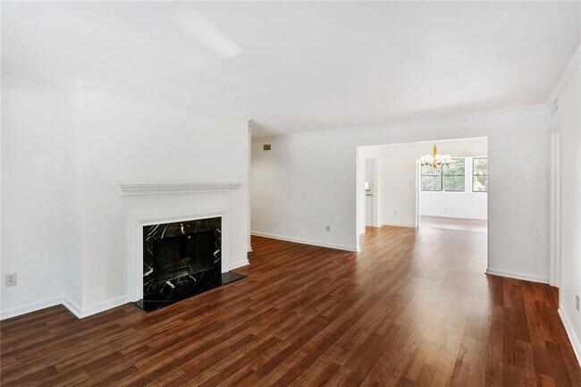 Building Photo - 146 Maison Pl NW