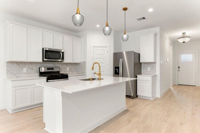 Building Photo - 31730 Carlisle Cv Ct