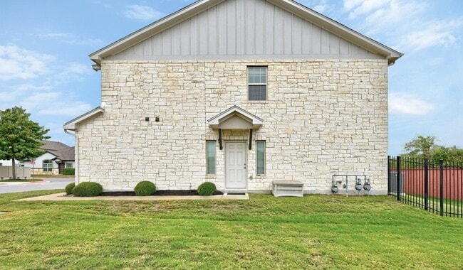Building Photo - 1300 Catalan Rd