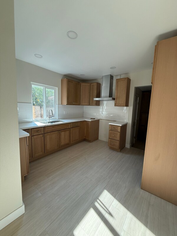 Foto principal - 727 E 11th St