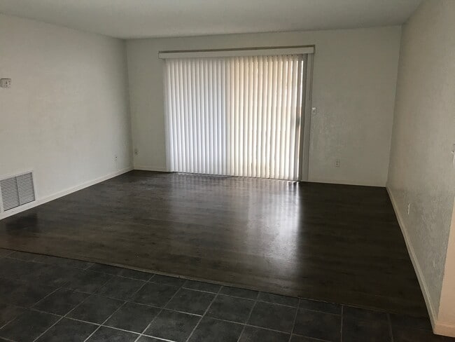 Living room - 824 S Langley Ave