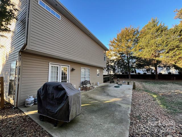 Building Photo - 248 Commodore Loop