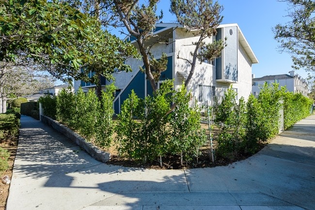 Building Photo - 6900 Knowlton Place