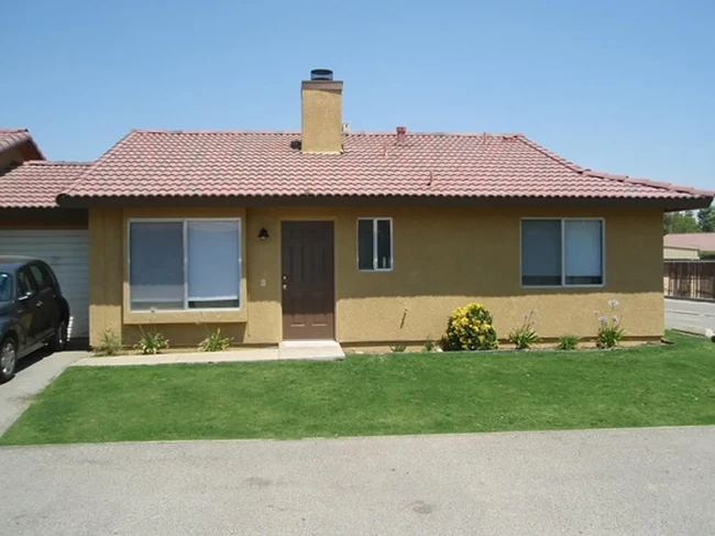 End unit on Quiet cul-de-sac - 9515 Thistlewood Ct