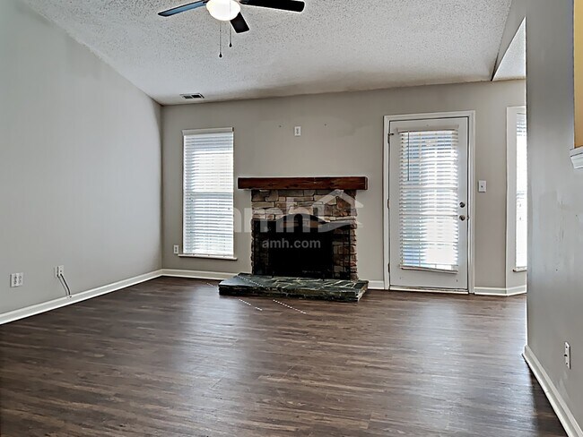 Foto del edificio - 5539 Leatherwood Lane