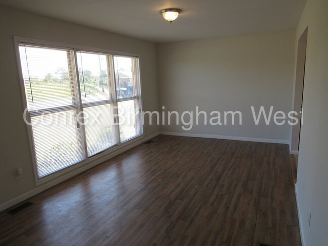 Building Photo - 4844 Smithfield Dr N