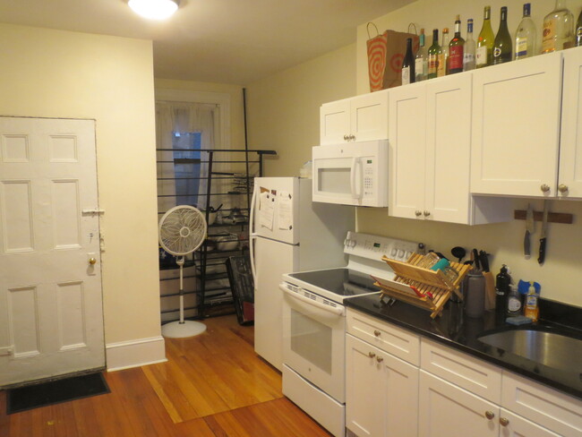 Kitchen - 157-141 Hemenway St