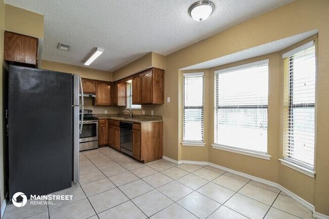 Building Photo - 6518 Knottingham Dr