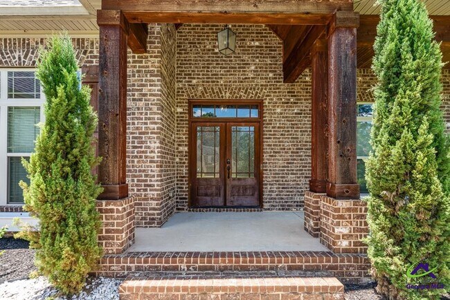 Building Photo - 1052 Chattahoochee Dr.
