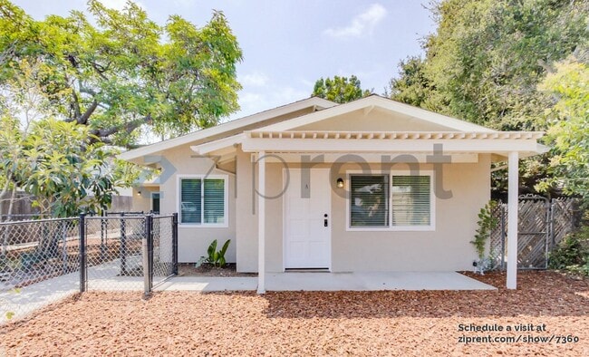 Building Photo - Unit C