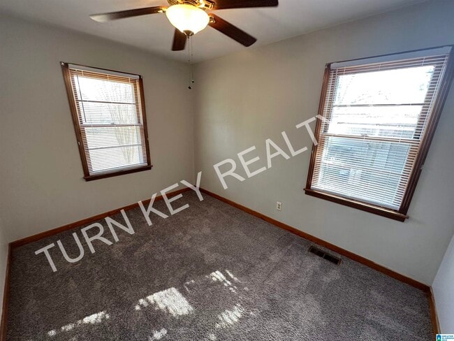 Building Photo - 1209 Columbia Ave