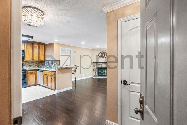 Foto del edificio - 2306 La Terrace Cir