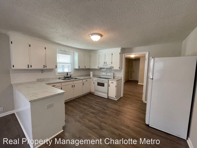 Building Photo - 1 br, 1 bath House - 716 Broad Street