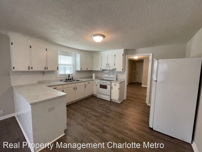Foto del edificio - 1 br, 1 bath House - 716 Broad Street
