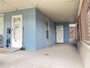 Building Photo - 56 River St