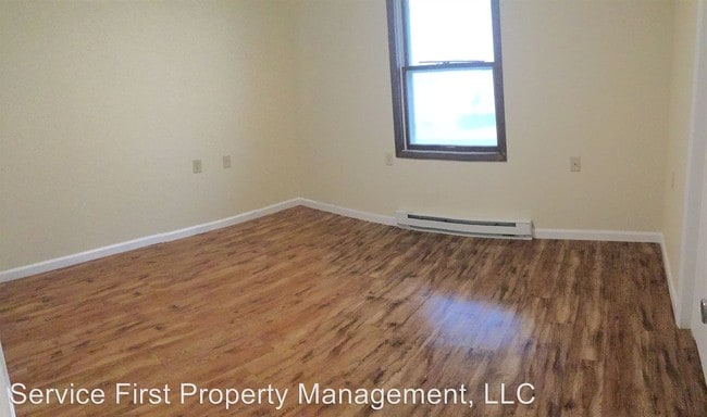 Building Photo - 107 N East St
