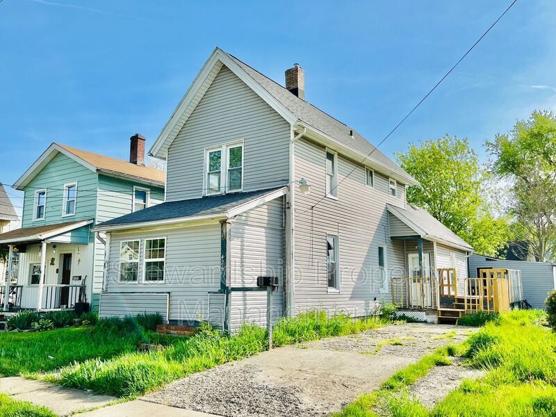 426 Albright St SE, Massillon, OH 44646 House for Rent in Massillon