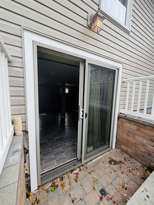 Building Photo - 25 Terrace View Rd