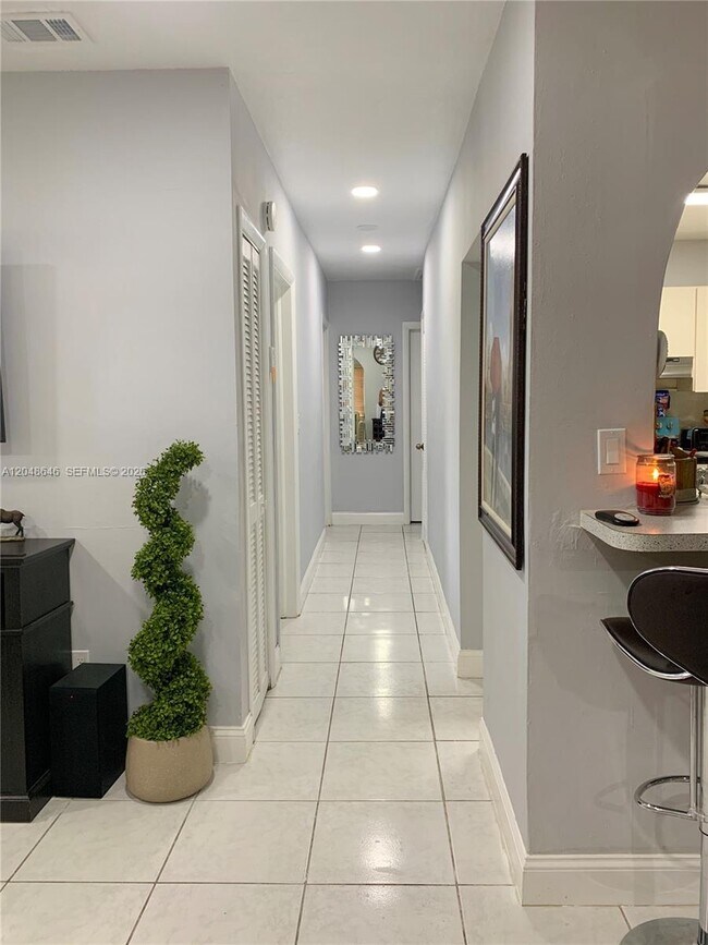 Foto del edificio - 8310 SW 37th St
