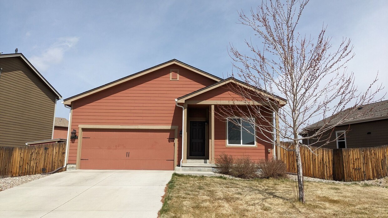 Primary Photo - BEAUTIFUL MODERN 3 BED/2 BATH RAMBLER IN F...