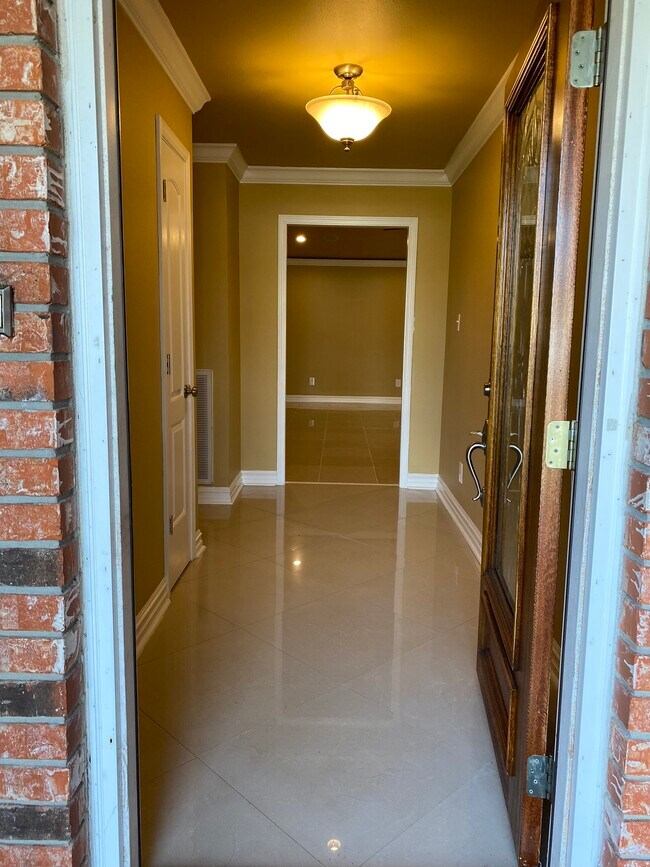 Building Photo - 73 Morrison Ct