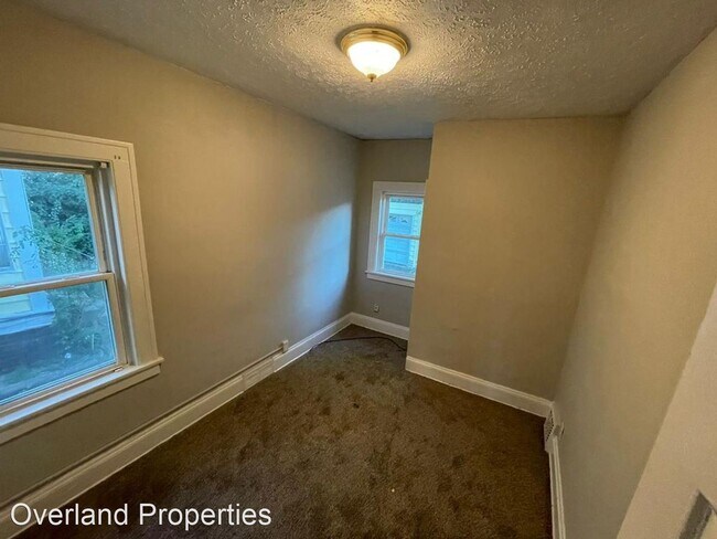 Foto del edificio - 5 br, 2.5 bath House - 3490 Raymont BLVD
