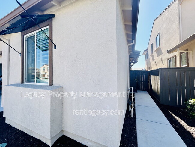 Photo - 4098 Azul Way House