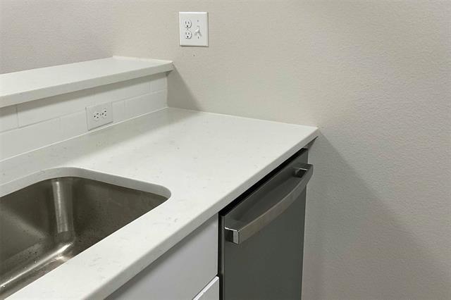 Building Photo - 6011 I-30 Frontage Rd