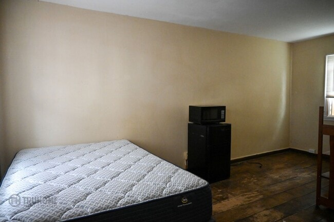 Building Photo - Applewood Apartments