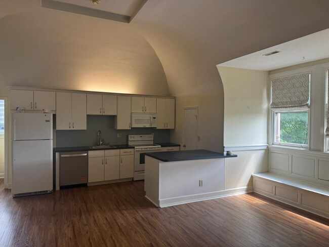 Photo - 2331 Park Ave Apartment