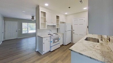Building Photo - 1340 Ashley Hall Rd
