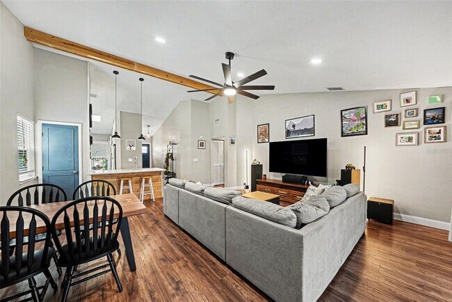 Foto del edificio - 6209 Interbay Blvd
