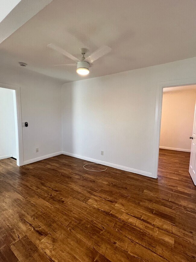 Foto del edificio - 4172 S Hobart Blvd