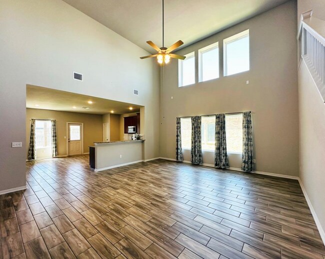 Foto del edificio - 6501 Golden Bough Ln