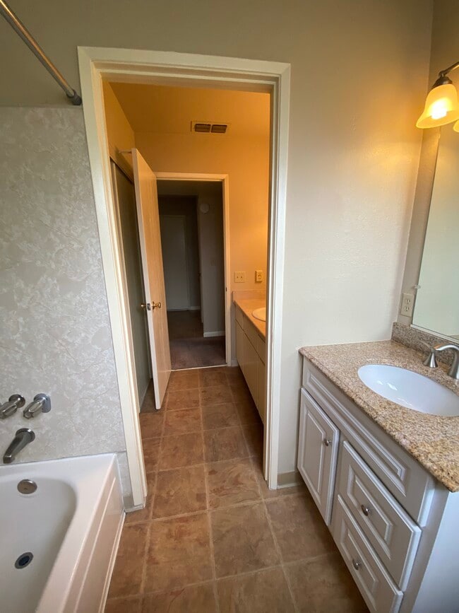 Garden West One Apartments Yuba City, CA