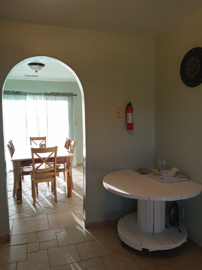 Building Photo - FULLY FURNISHED