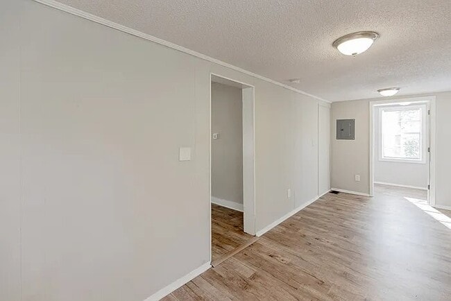 Building Photo - 712 2nd Way