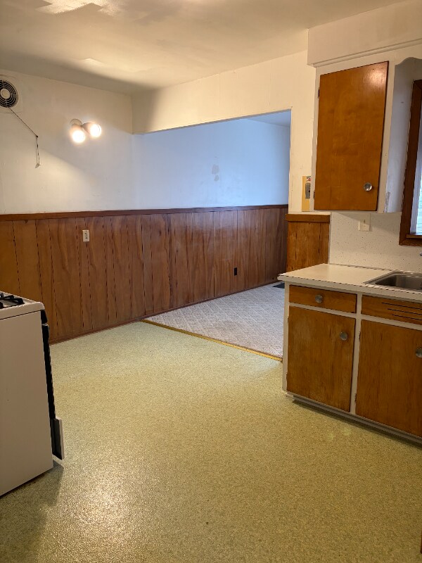 Foto del edificio - 5813 Edwards Ave