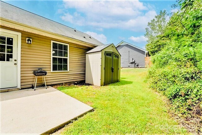 Building Photo - 4707 Palm Breeze Ln