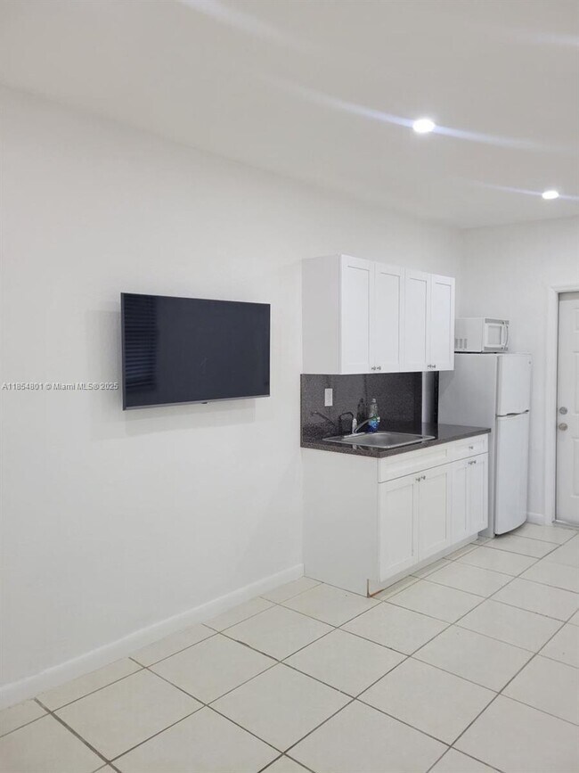 Foto del edificio - 8415 NW 171st St