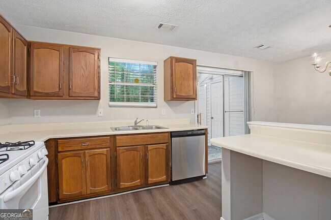 Foto del edificio - 5731 Wells Cir