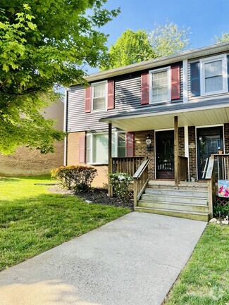 Building Photo - 409 W Cadbury Dr