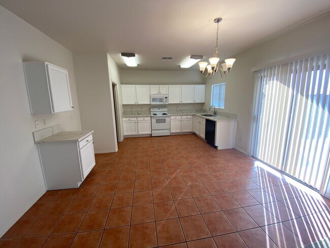 Building Photo - LARGE HOME IN GOLF SUBDIVISION OF JOHNSON ...