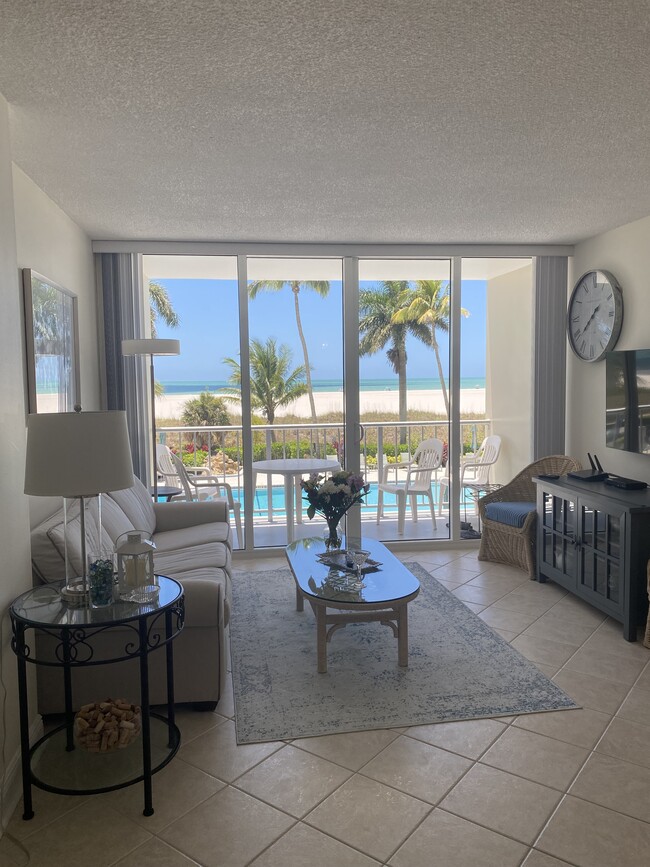 living room - 140 Seaview Ct