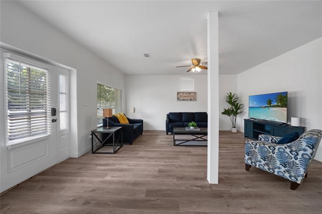 Foto del edificio - 1011 S Armstrong Ave