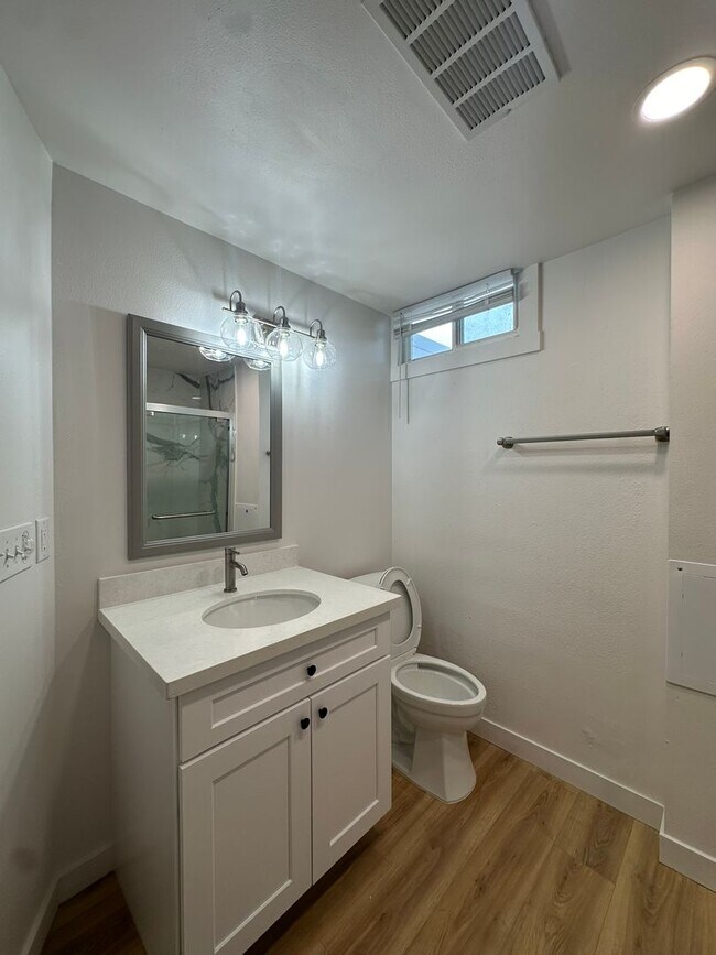 Foto del edificio - 300 S Franklin Ave