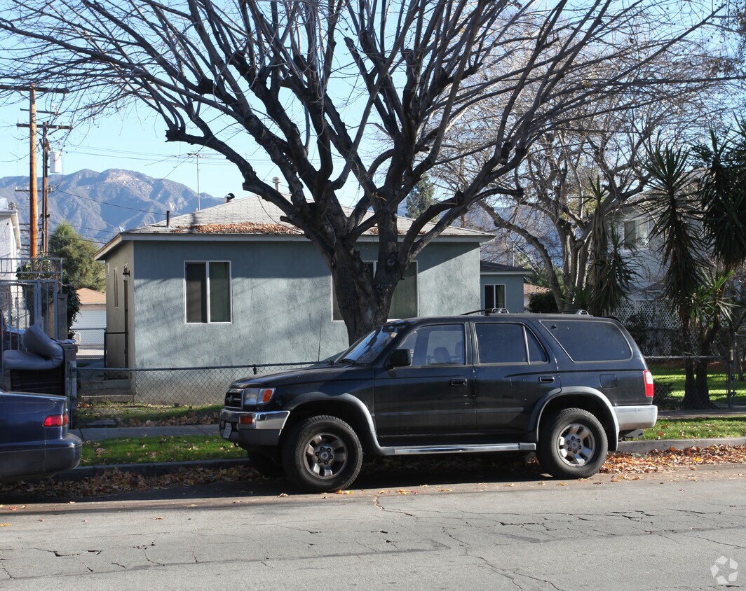 Building Photo - 418 S Verdugo Dr