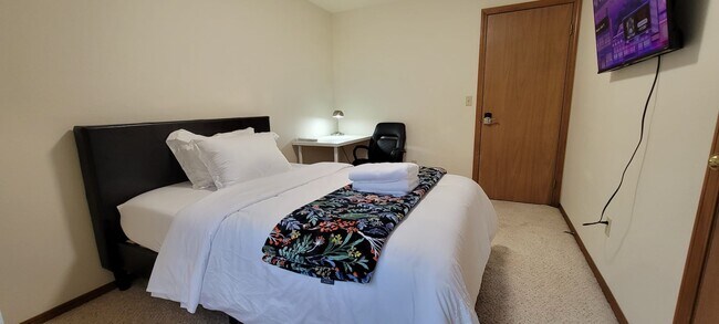 Building Photo - 19925 Wallingford Ave N