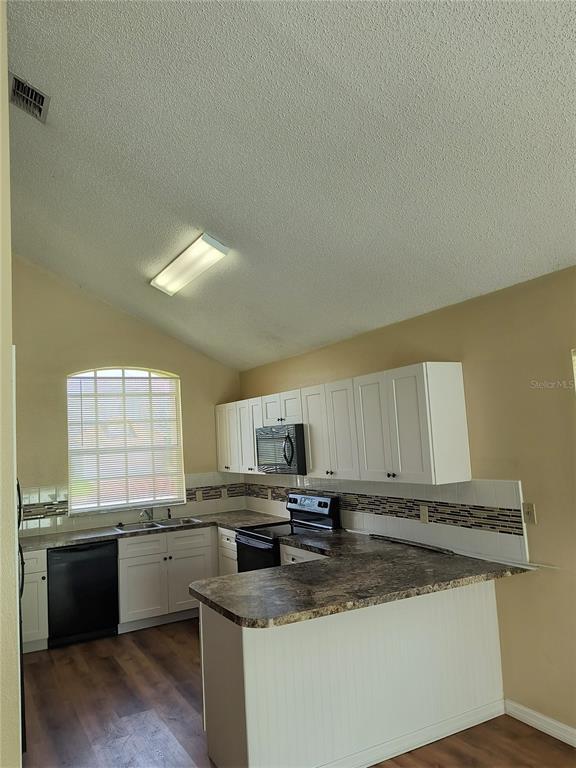 Building Photo - 2411 Berkshire Ct